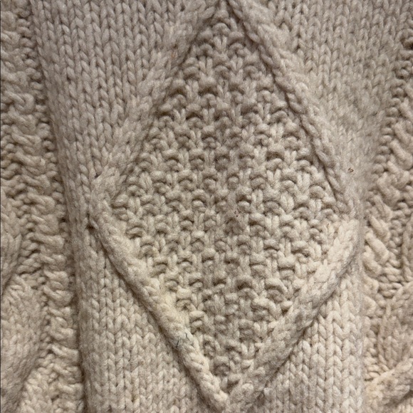 Vintage Cream Cable Knit Sweater - Picture 3 of 4